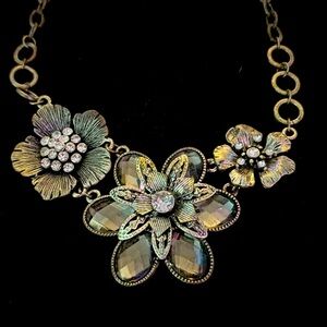 Silver-tone Floral Rhinestone Necklace; sparkly bead petals, chain link, clasp
